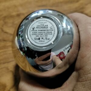 Elizabeth Grant Silver Cellular Recharge Eye Cream